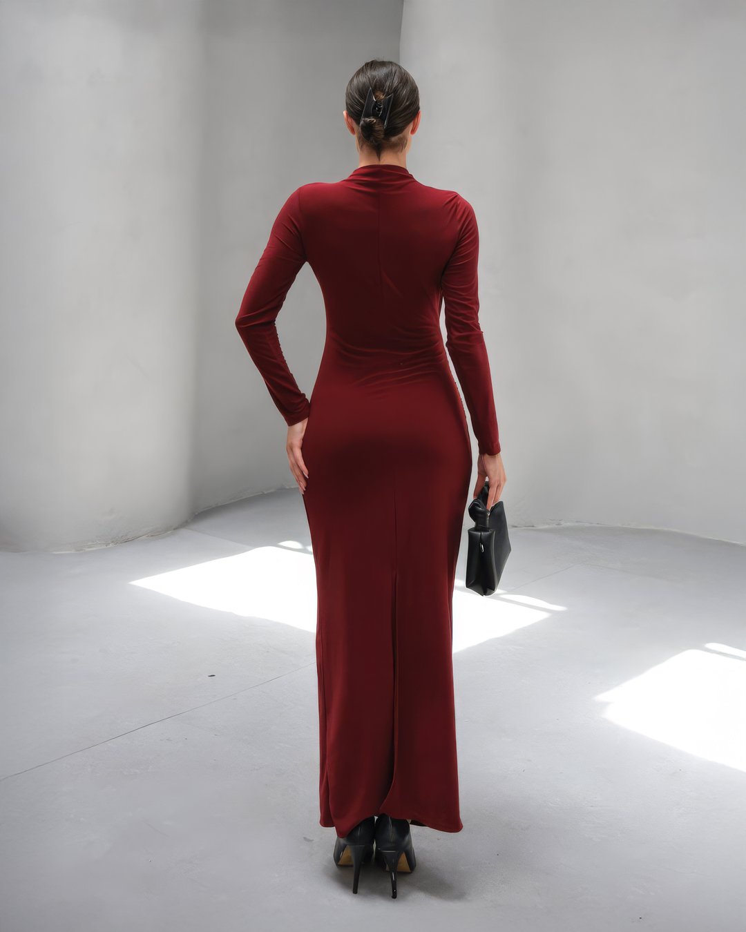 crasia-tek-parca-elbise-1 Crasia Kadın Drapeli Bordo Uzun Elbise - Görsel 2