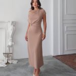 Crasia Kadın Midi Boy Yaka Detaylı Krem Elbise