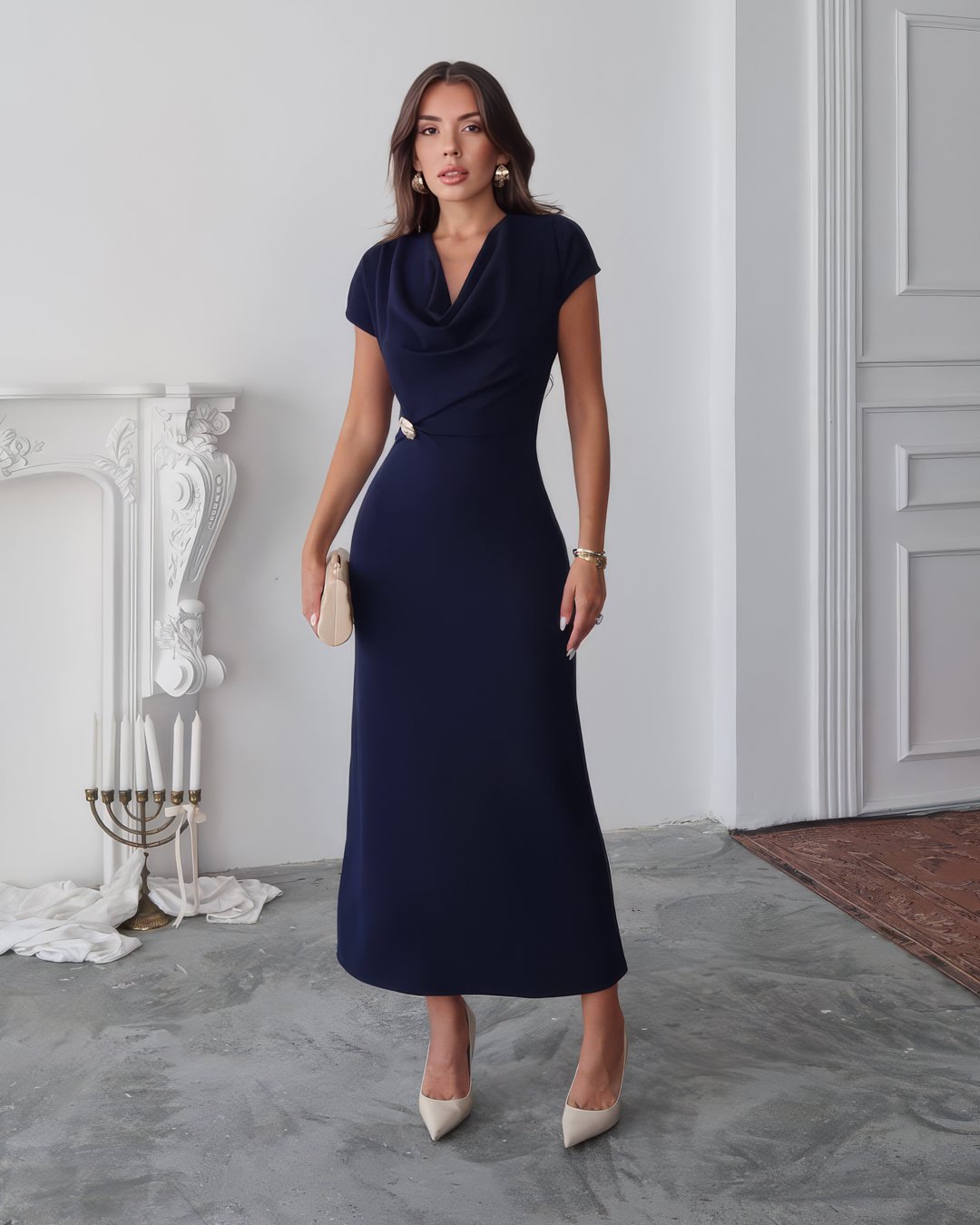 crasia-tek-parca-elbise-1 Crasia Kadın Midi Boy Yaka Detaylı Lacivert Elbise - Görsel 1