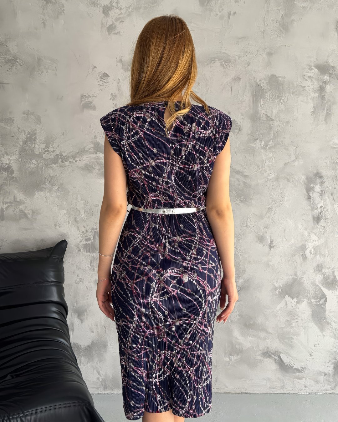 crasia-tek-parca-elbise-1 Crasia Kadın Piliseli Kumaş Desenli Vatkalı Mor Kısa Yazlık Elbise - Görsel 2