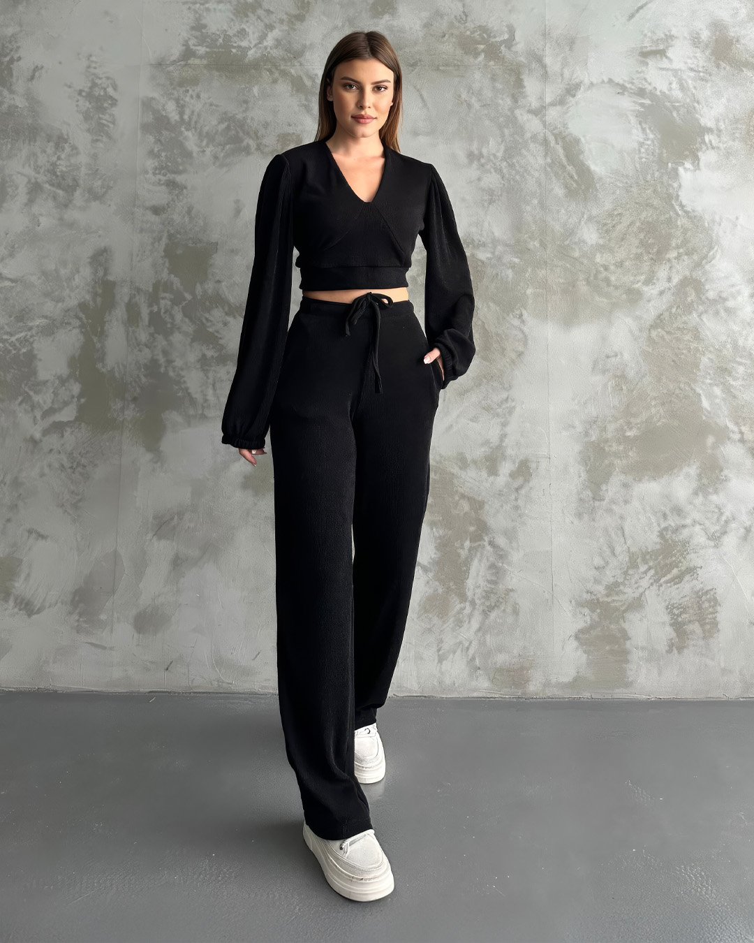 crasia-tek-parca-elbise-1 Crasia Kadın Bel Bağlamalı Siyah Triko Takım - Görsel 1