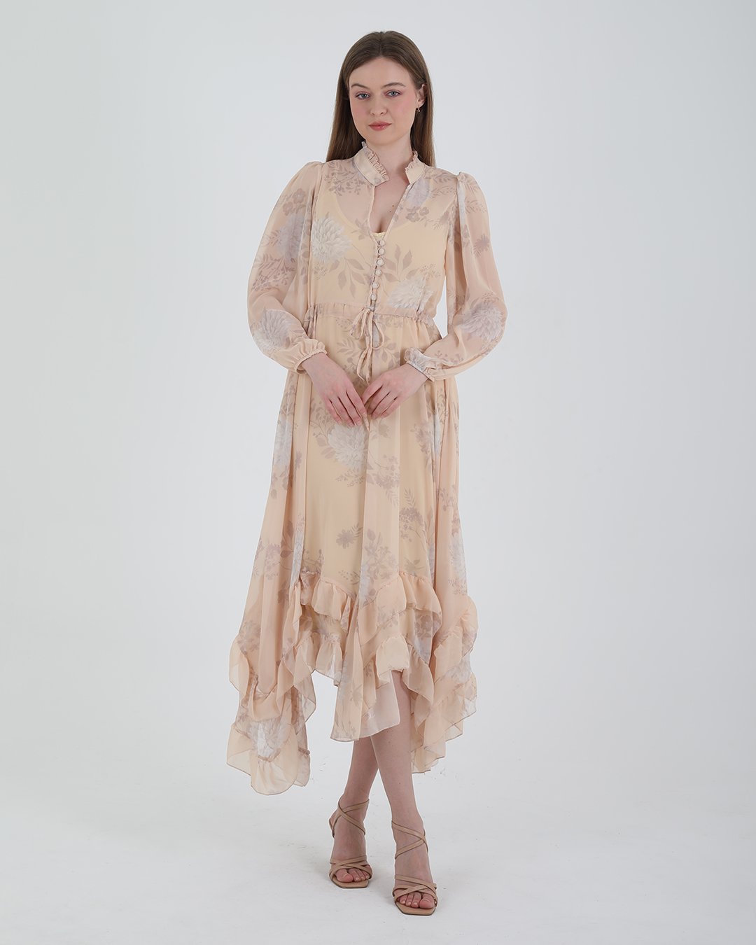 crasia-tek-parca-elbise-1 Crasia Kadın Krem Fırfırlı Önü Düğmeli Bağcıklı Şifon Elbise - Görsel 1