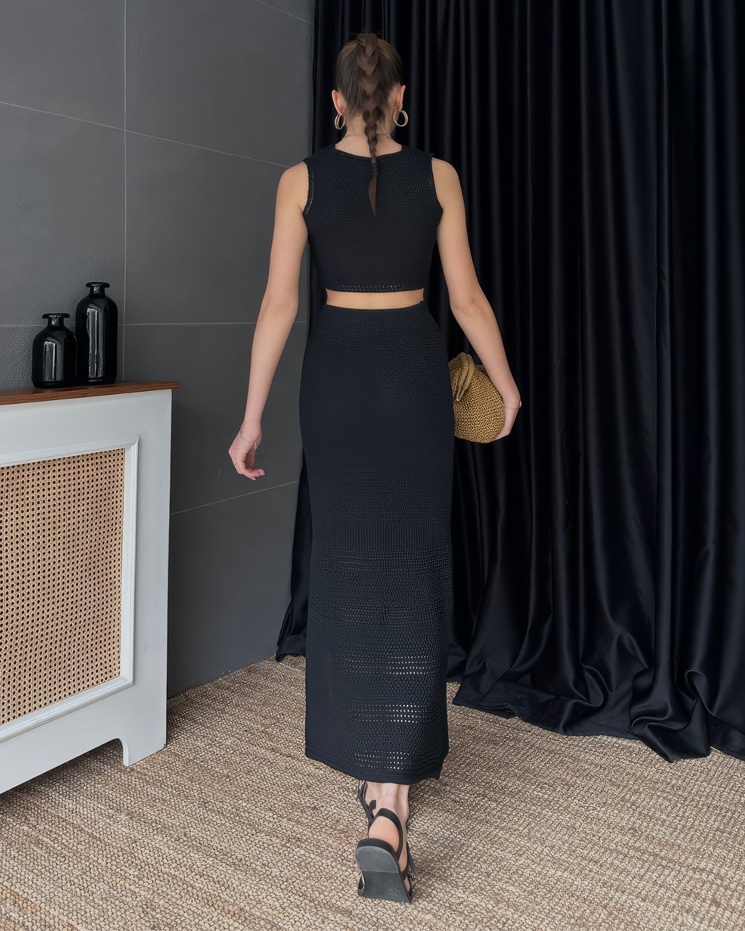 crasia-tek-parca-elbise-1 Crasia Kadın Siyah Bluz/Etek Triko Takım - Görsel 2