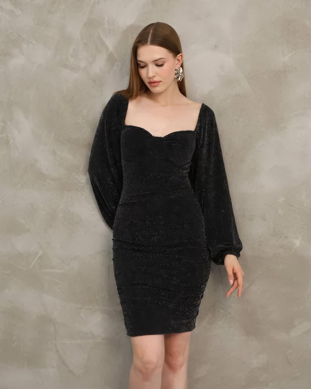 crasia-tek-parca-elbise-1 Crasia Siyah Drape Detaylı Simli Şık Abiye Elbise - Görsel 2