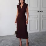 Crasia Kadın V Yaka Büzgü detaylı Midi Boy Kahverengi Elbise