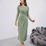 Crasia Kadın Beli Büzgülü Aksesuarlı Midi Boy Yeşil Elbise