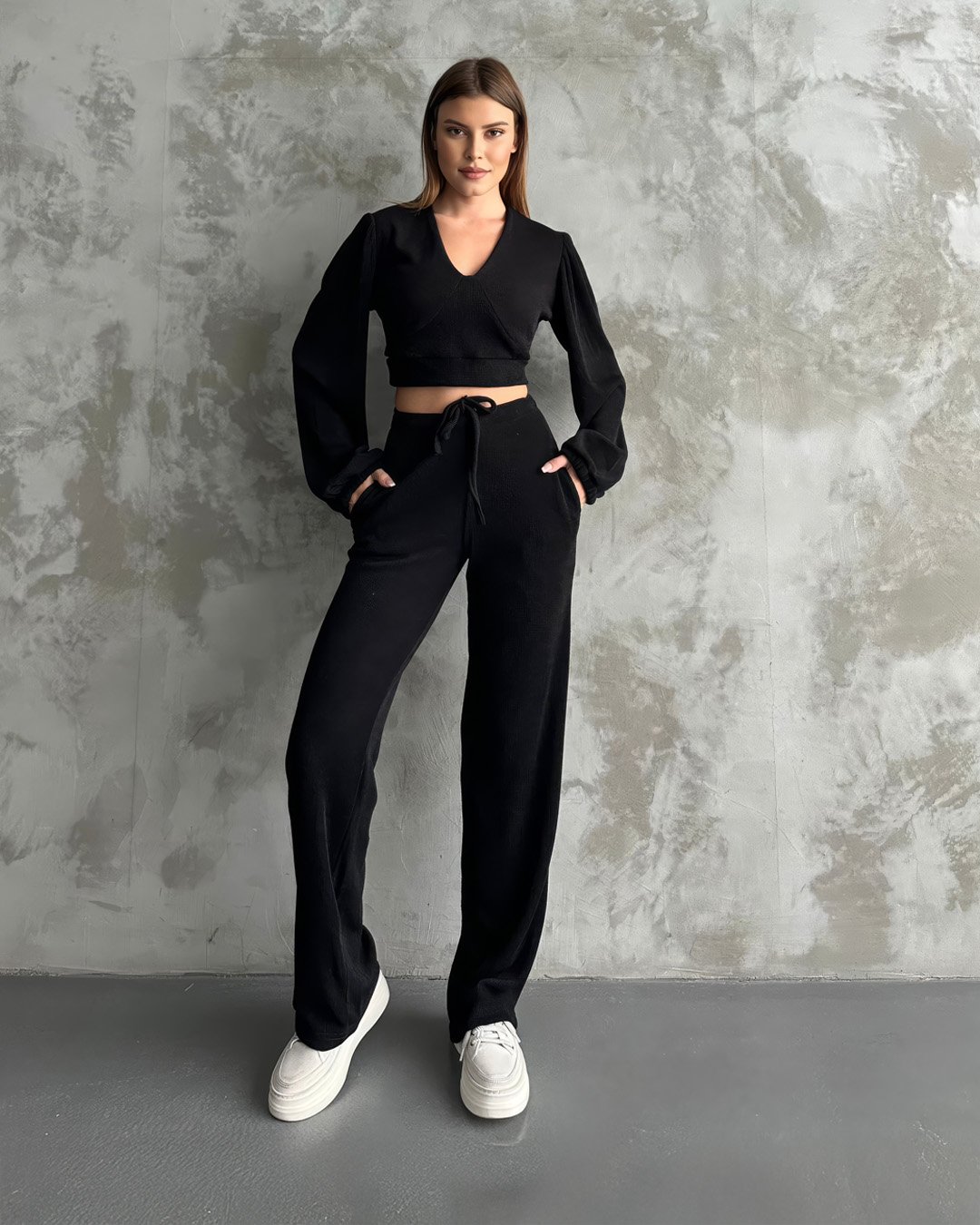 crasia-tek-parca-elbise-2 Crasia Kadın Bel Bağlamalı Siyah Triko Takım - Görsel 4