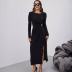 Crasia Kadın Beli Büzgülü Aksesuarlı Midi Boy Siyah Elbise