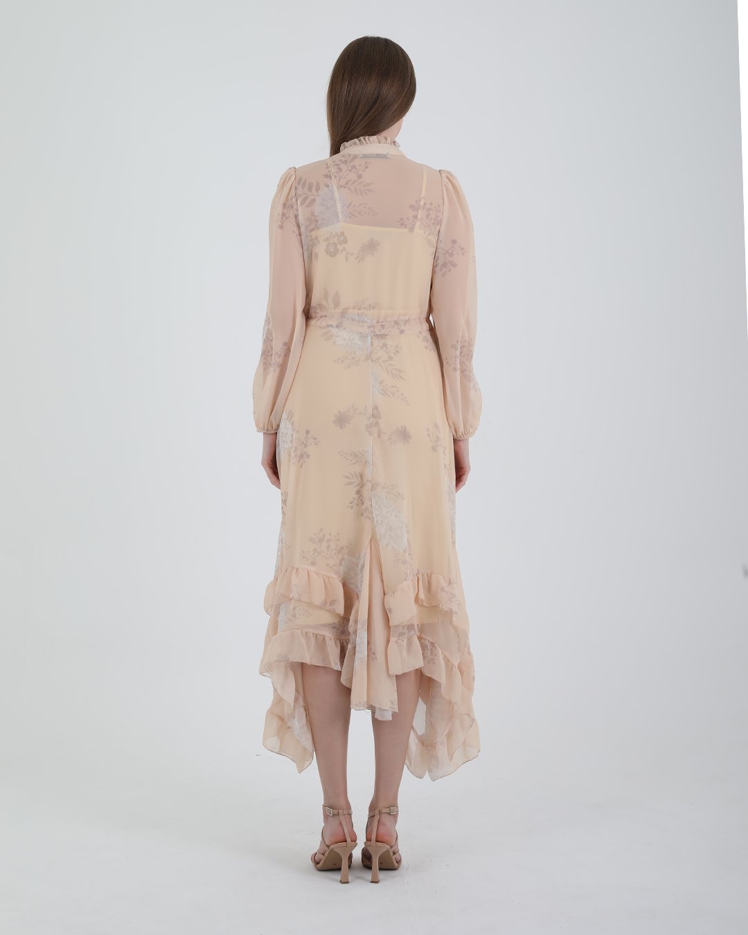 crasia-tek-parca-elbise-3 Crasia Kadın Krem Fırfırlı Önü Düğmeli Bağcıklı Şifon Elbise - Görsel 3