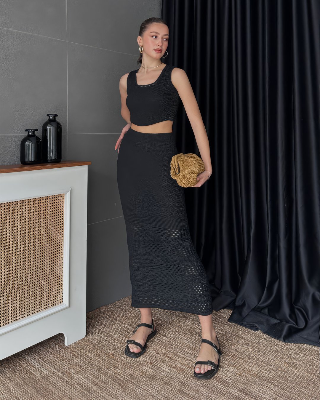 crasia-tek-parca-elbise-3 Crasia Kadın Siyah Bluz/Etek Triko Takım - Görsel 1