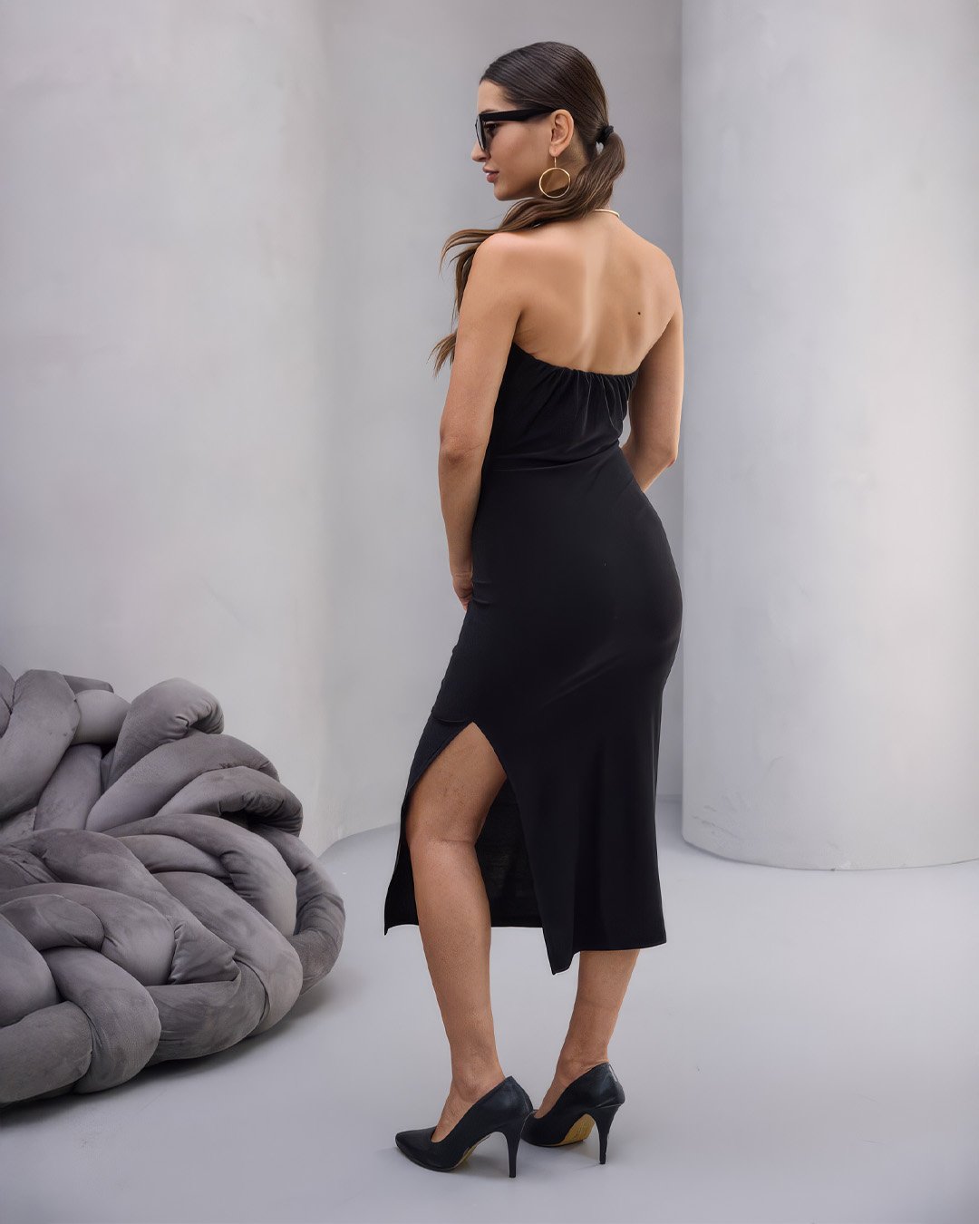 crasia-tek-parca-elbise-3 Crasia Boyundan Ay Aksesuar Siyah Sandy Elbise - Görsel 3