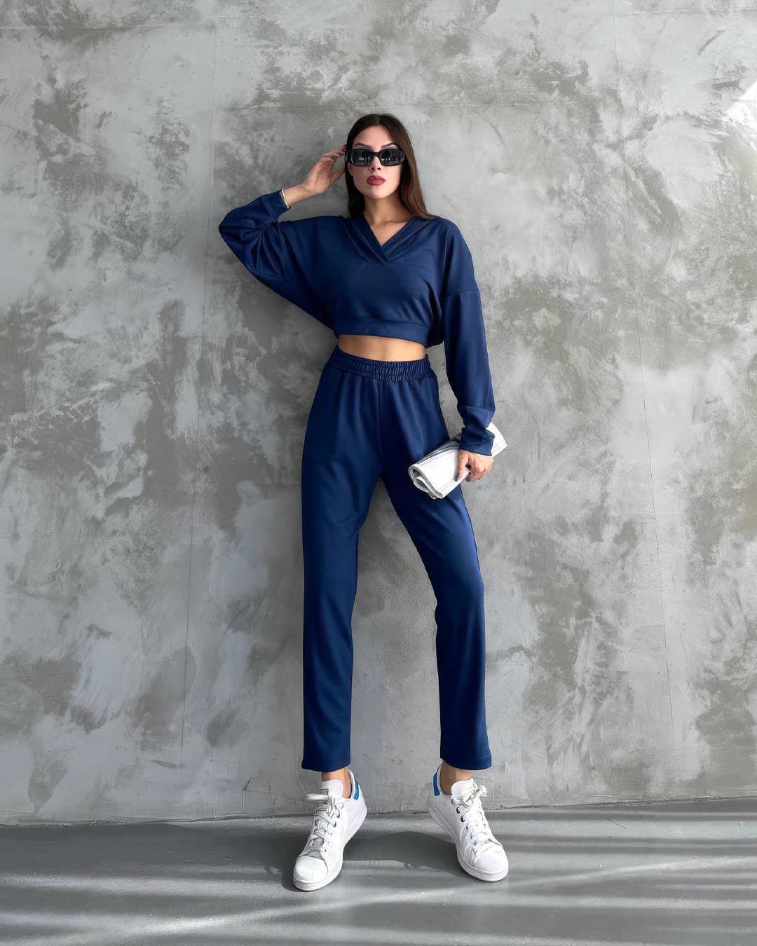 crasia-tek-parca-elbise-4 Crasia Kadın Modal Kumaş Kapüşonlu Crop İkili Eşofman Takım - Görsel 2